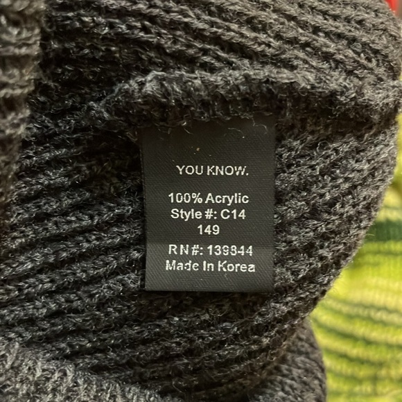 Web Foot  you know… loose top beanie with patch logo - Picture 3 of 4